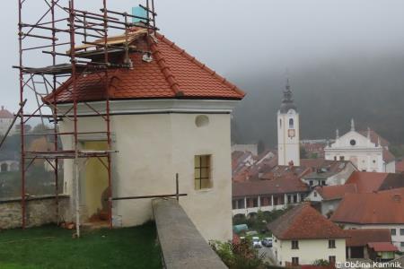 Obnovljena oba grajska stolpiča na Zapricah (7)